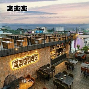 cho thuê rooftop trên st khách sạn 7 nguyễn trãi q1 - 300m2 view trọn thành phố - chỉ 90tr