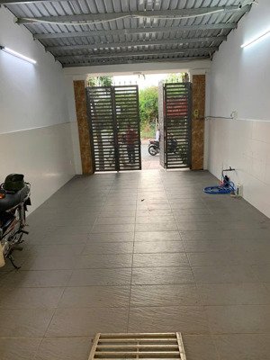 cho thuê nhà cấp 4 mặt tiền đường tiện kinh doanh mua bán