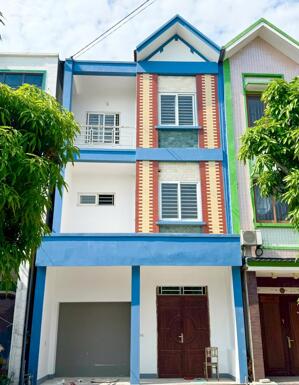 Nhà 3 tầng, mặt đường NGUYỄN VIẾT XUÂN, phường HƯNG DŨNG !
