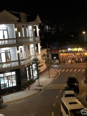 chuyển qua biệt thự ở, cần bán lại ngôi nhà đẹp tâm huyết đang ở, đang kinh doanh, full nội thất