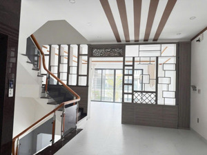 bán căn shophouse đã hoàn thiện ngay trục cổng chính giá 7,368tỷ, nằm đường thái sơn 2 