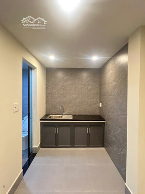 cho thuê nhà, văn phòng, nội thất cơ bản đầy đủ, nhà mới đẹp ở nguyễn văn nguyễn quận 1, 