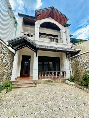 cho thuê biệt hoàng việt, phường 4, tân bình