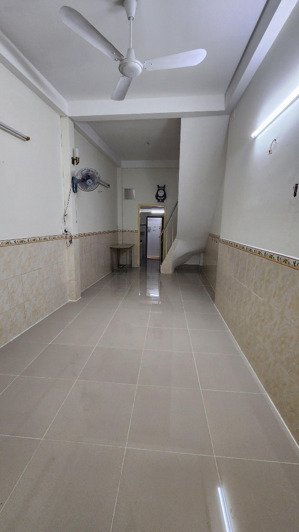 cần cho thuê nhà nguyên căn 3 tầng hẻm 538 đoàn văn bơ