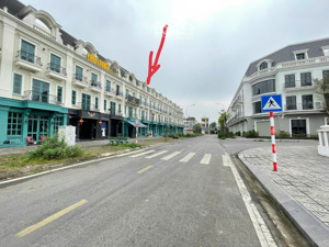 chính chủ bán căn nhà shophouse, cạnh siêu thị vincom uông bí, thành phố uông bí, quảng ninh