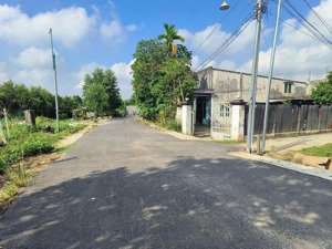 bán lô góc mặt tiền đường nhựa 6m 1 sẹc nguyễn chí thanh phường tương bình hiệp gần suối giữa
