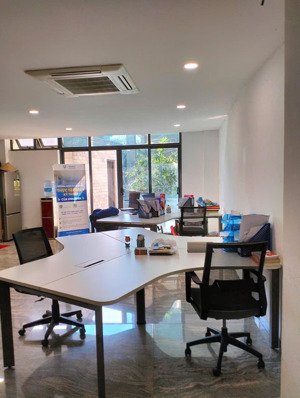 cho thuê mặt bằng đẹp tầng trệt 110m² q10 lối đi riêng hẻm thông sầm uất kd tự do