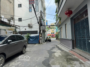 cần bán gấp ô đất 57,5m2 ngay ngõ 8 ngô gia tự, long biên, đường ô tô, vị trí đẹp
