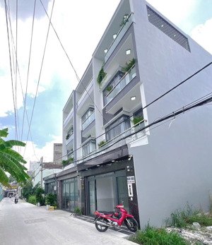 bán nhà đẹp 4tầng-ngang 5x20- gara-nội thất y hình- tt phú xuân- nhà bè- shr- hơn 8tỉ tl