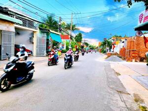 CHÍNH CHỦ BÁN 3.600M2 ĐẤT CÓ , SÁT KCN, DÂN XUNG QUANH ĐÔNG