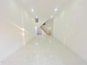 cho thuê nhà mặt tiền đường nguyễn thị minh khai, nha trang giá thuê 17 triệu/tháng