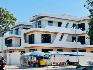 biệt thự 300m2 - ngay đối diện công viên - ngay dự án shb - giá siêu rẻ - cơ hội sinh lời cao