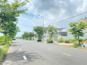 chính chủ cần bán 300 m2 đường lê sỹ (10m5, lề 5m) - hòa xuân, cẩm lệ