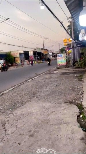 cho thuê nhà xưởng - kho hàng 700 m2 gần kcn phước đông chỉ 15 triệu/tháng
