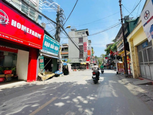 nhà mới koong 7 tầng thang máy - gara - ô tô vào nhà - vài bước da ô tô tránh - cạnh gold mark cyty