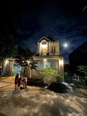 bán biệt thự hẻm 7m trung đông 7, dt: 10x18,5m. trệt lầu. gara ôtô, sân vườn.