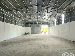 cho thuê kho 330 m2 kế xe ford mới xây 15 triệu