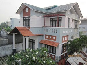 biệt thự mini hiếm có 10x20 ngay chợ đầu mối hóc môn như hình 9 tỷ tl