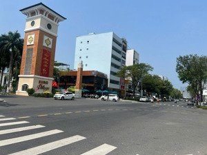 cho thuê mặt bằng kd trần hưng đạo đối diện monarchy, euro villa. vị trí vàng trung tâm du lịch