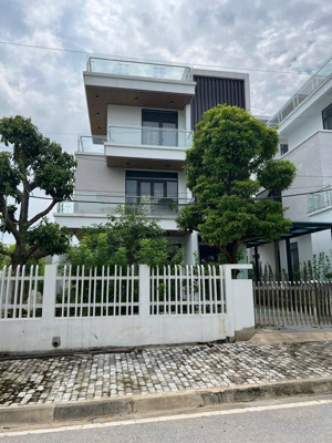 bán gấp căn biệt thự kđt phú cát city 180m2 giá đất 7,5 tỷ mặt tiền rộng view suối lh: 