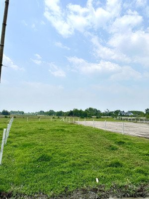 chính chủ cần bán lô đất vườn 523m2 sát bên khu công nghiệp. giá 1tỷ3, sổ hồng riêng