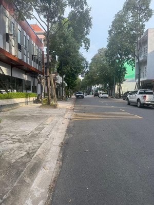 mặt tiền đường d khu dân cư chánh nghĩa 5x20m, giá 7,3tỷ
