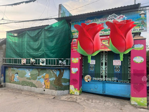 bán nhà trẻ gần chợ phú thọ - kp5, p.trảng dài. đang hoạt động bình thường. dt: 8x31m - shr thổ cư