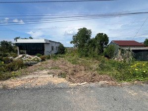 cần tiền mua nhà bán đất mt nguyễn trung ngạn,an bình,rạch giá,kiên giang giá 650tr/100m2 shr