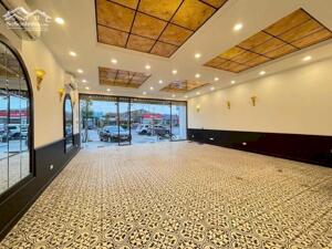 Cho thuê căn nhà 3.5 tầng mặt đường đôi Nguyễn Lương Bằng, TP HD, 217m2, mt 8.1m, KD tốt