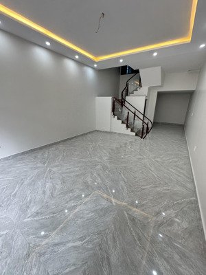 chính chủ gửi bán nhà 4 tầng lô góc mặt ngõ trung lực, đằng lâm