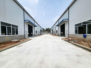 cho thuê 3400m2 , 6800m2 xưởng mới tân uyên bình dương ,pccc tự động ,đường công ,giấy tờ đầy đủ