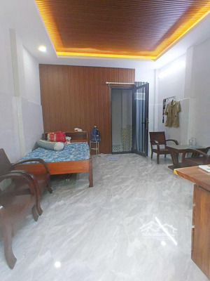 nhà đường huỳnh mẫn đạt, hẻm xe hơi, cách mặt tiền 1 căn, hẻm thông