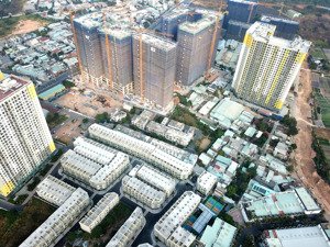 nhà phố thương mại sát metro bến thành- suối tiên sát làng đại học hcm- sẵn sổ- bàn giao nhà luôn