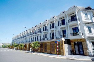bán gấp nhà phố liền kề. vị trí vàng trung tâm dĩ an, sổ đỏ sẵn, công chứng trong ngày
