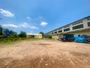 cho thuê kho bãi, 4500m2. mở showroom xe tải, lưu kho sắt thép, thiết bị công trình, lắp ráp....