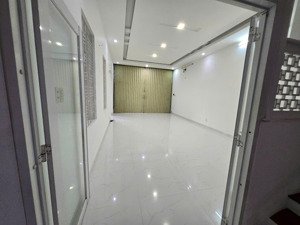 cho thuê nhà 3 tầng 6pn - lô góc 2 mặt tiền lê quảng chí, hoà xuân dt: 165m²(ngang 8.5m)