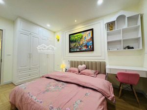 cần cho thuê gấp căn hộ goden palace 4n 3vs, có slot ô tô, đầy đủ nội thất