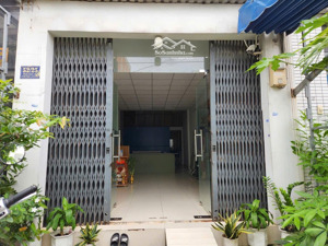 bán nhà hẻm cấp 4 chính chủ ngay lũy bán bích giá 9.3 tỷ thương lượng ít lọc khách thiện chí