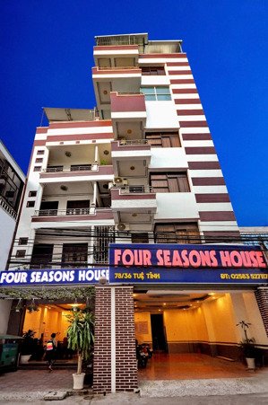 bán khách sạn 7 tầng đang kinh doanh ổn định trung tâm phố tây, nha trang