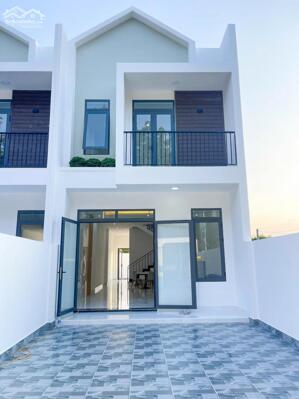 NHÀ LẦU ĐẸP CHỈ HƠN 1 TỶ SỔ RIÊNG THỔ CƯ