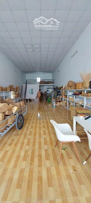 bán kho tại vĩnh phú, thu nhập hàng 9tr /1 tháng. khi cần xây nhà lên 3 tầng vô tư