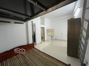 chính chủ cho thuê phòng có gác xép thoáng mát tại mễ trì thượng giá chỉ 3tr4