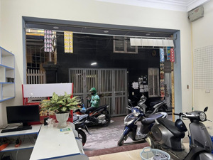 cần bán gấp nhà trần thái tông ngõ thông kinh doanh đỉnh,vừa ở vừa cho thuê, 64m 5 tầng chỉ 17.3 tỷ