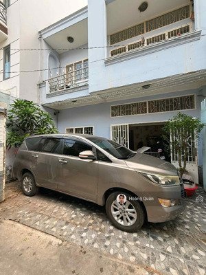 xe ngủ trong sân - vợ ngủ trong nhà - gò vấp chào đón anh em. ngang hiếm 7m!