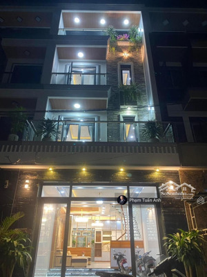 duy nhất! nhà 5 tầng thang máy cực kì đẹp mt bàu cát 2, giá chỉ 14.5 tỷ thôi