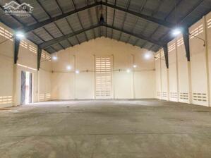 Cho thuê kho bãi diện tích lên đến 2600m2 trung tâm hóc môn