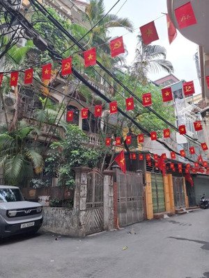 nhà cũ bán đất, tô ngọc vân, 120m2 x 3t x mt 6m, lô góc, oto tránh, ngõ thông hồ, hướng tây