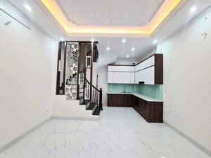 bán nhà lĩnh nam - kinh doanh - ô tô tránh - 30m2 x 5 tầng - giá tốt chỉ 5.6 tỷ!