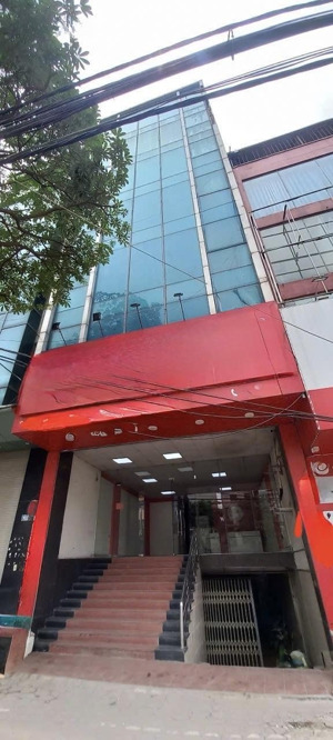cho thuê tòa văn phòng 7 tầng mặt phố nhổn. tống diện tích 700m có hầm để xe giá 55tr/tháng.