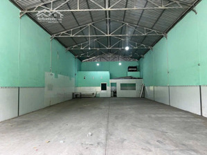 cho thuê kho 300m2 trung tâm thành phố mới